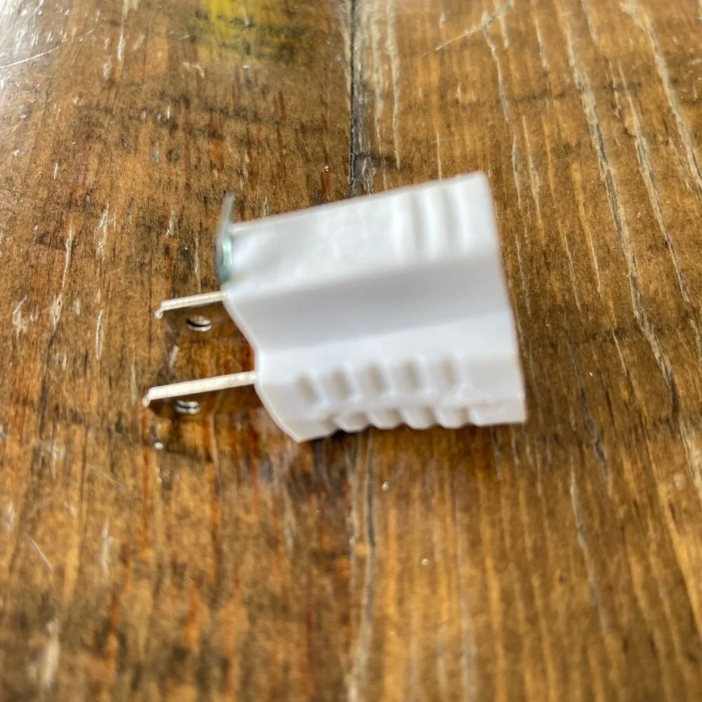 15-Amp 2 Wire To 3 Wire Single To Single Basic Standard Adapter